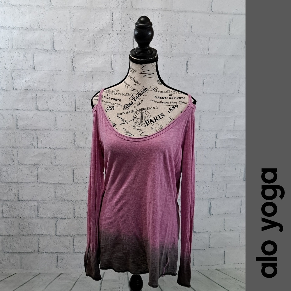 Alo Yoga cotton top